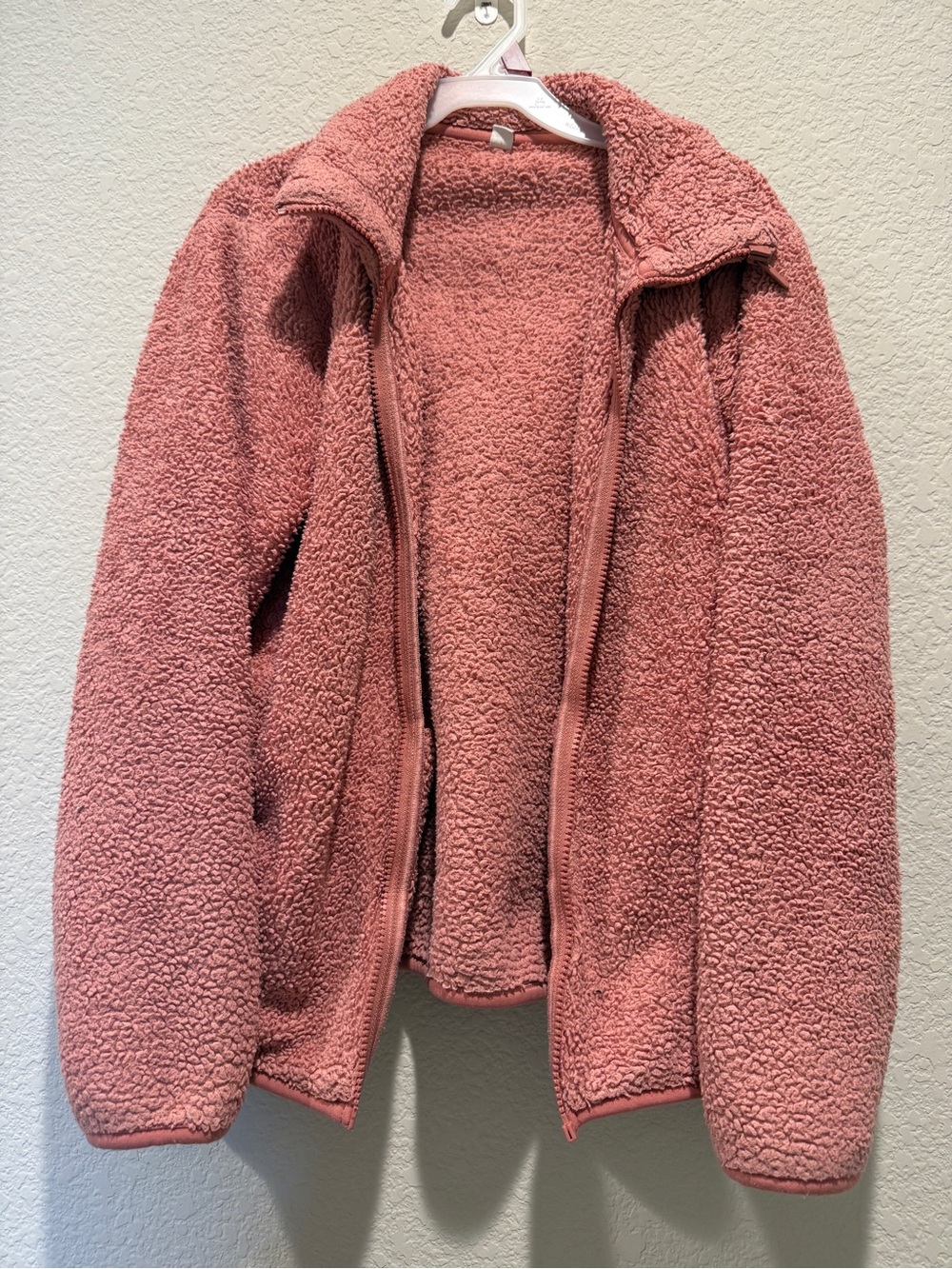 Uniqlo Teddy Fleece Jacket in Rose Pink